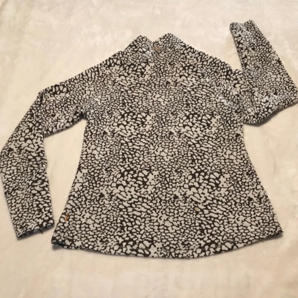 Lucy Animal print half zip jacket 💙 - Picture 5 of 7